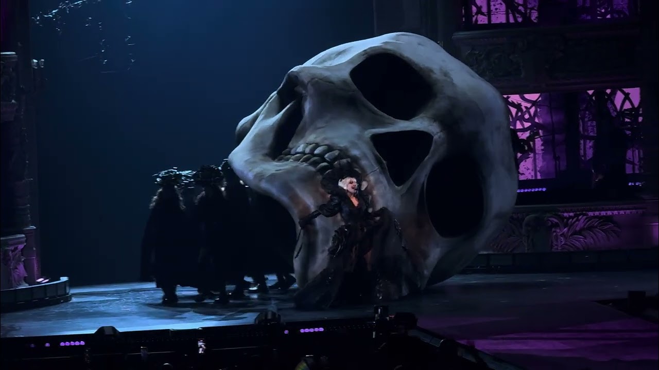 Lady Gaga - Killah + Zombieboy - live in Los Angeles