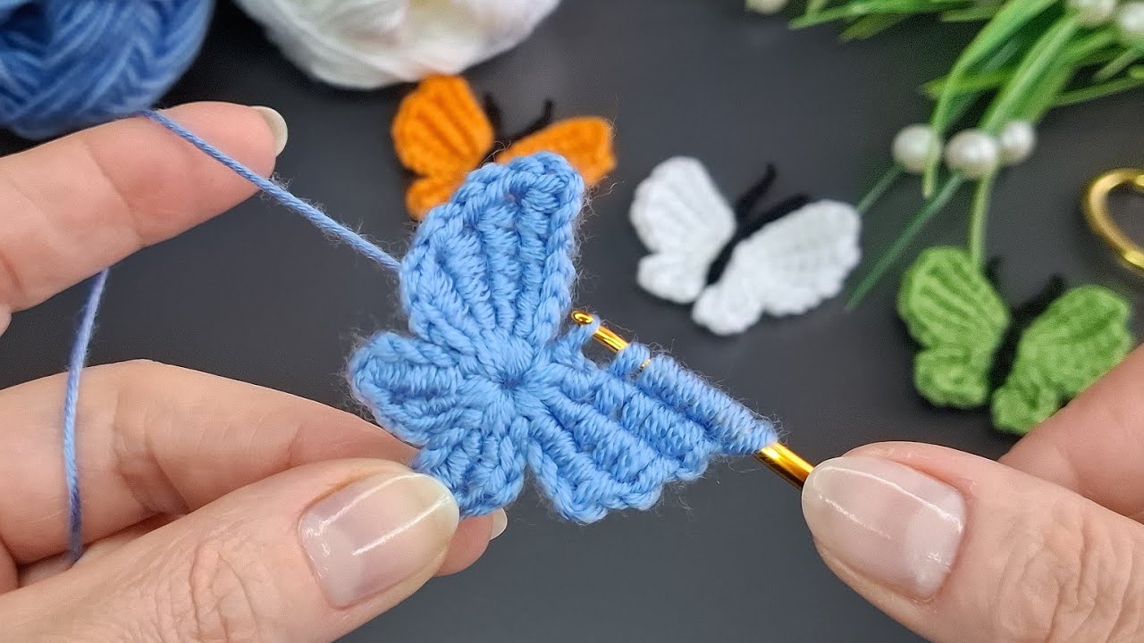 Easy crocheted butterfly making🦋Tığ işi kolay örgü kelebek yapımı