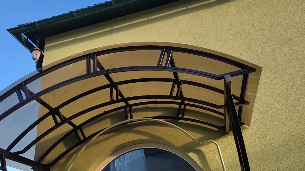 козирок над ганком
