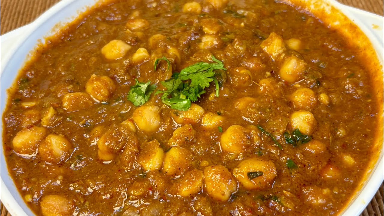 Dhaba Style Pindi Chole Recipe | मसालेदार पिंडी छोले