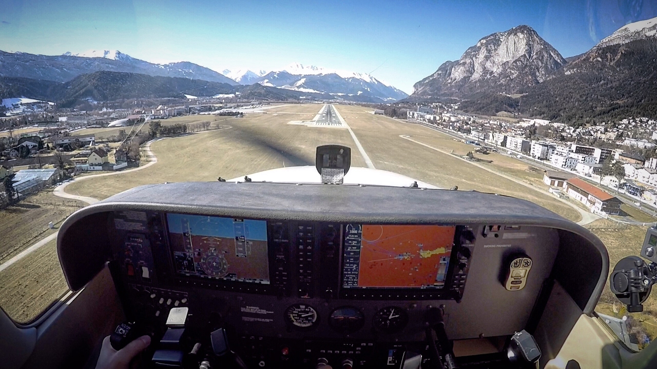 Über die Zugspitze nach Innsbruck (LOWI), C172, G1000, VFR, ATC