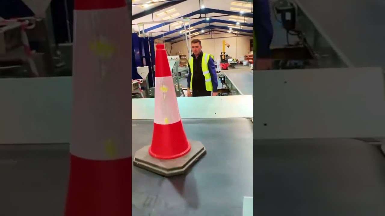 📦 Seamless Bespoke Conveyors - From Coveya!