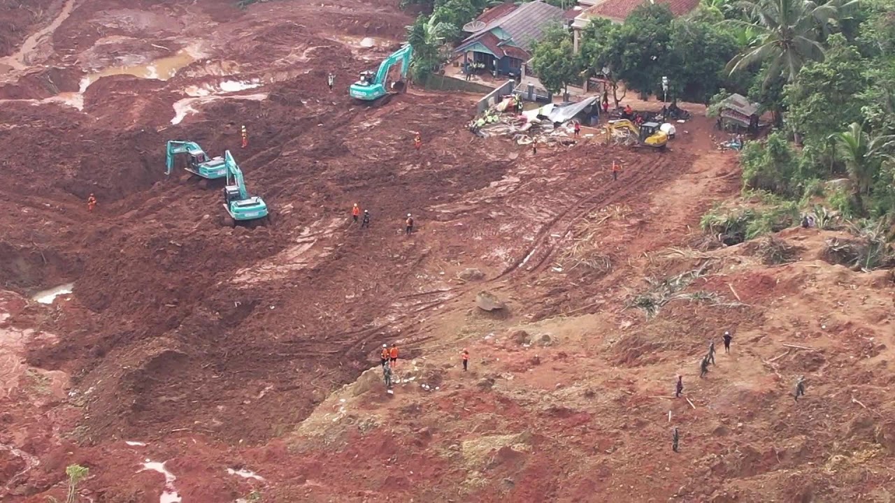 Pemantaun Pencarian Korban Bencana Tanah Longsor Desa Cibeunying Majenang H9 part1