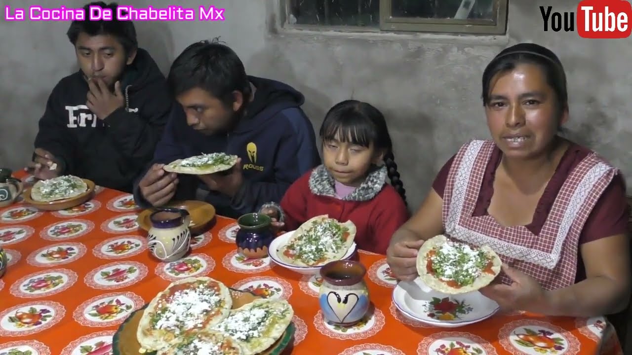 Preparando un exquisito antojito para mi familia