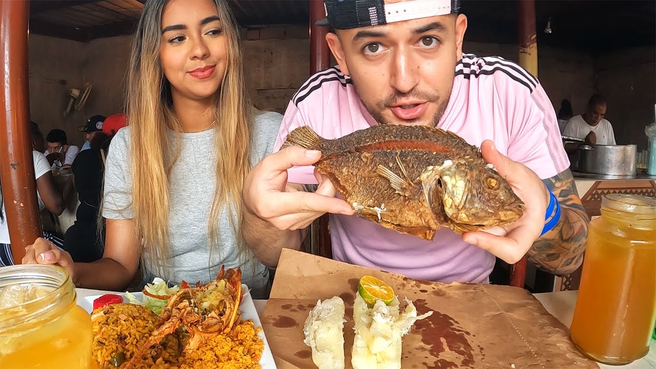 Would You Eat At This Colombian Market ? 🇨🇴