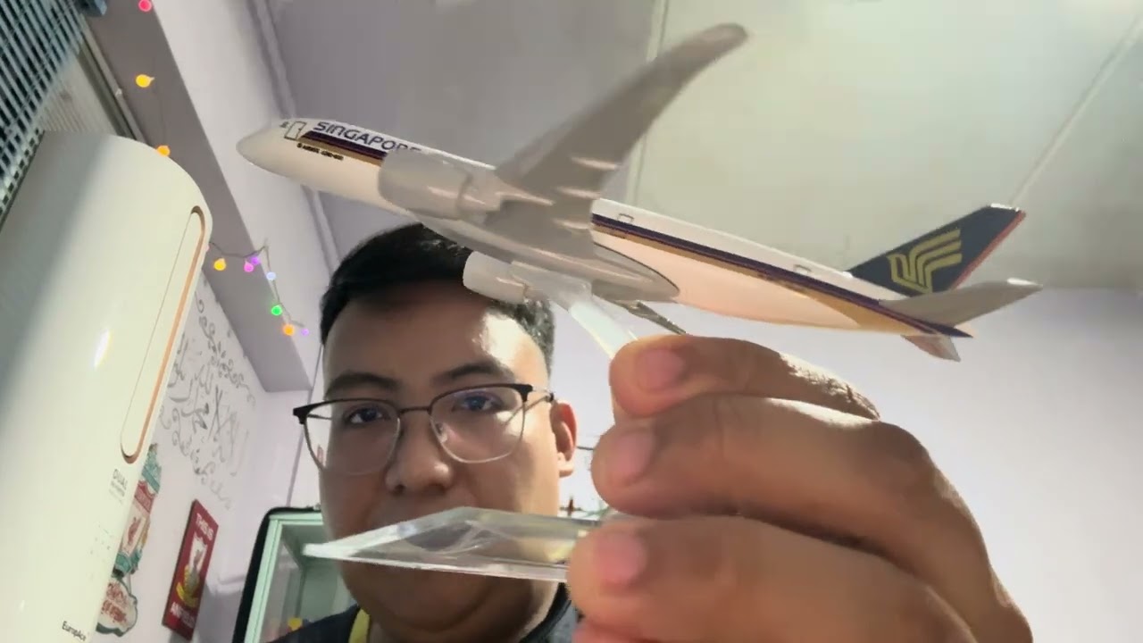 My 1st Awesome UnBoxing Video Singapore Airlines A350