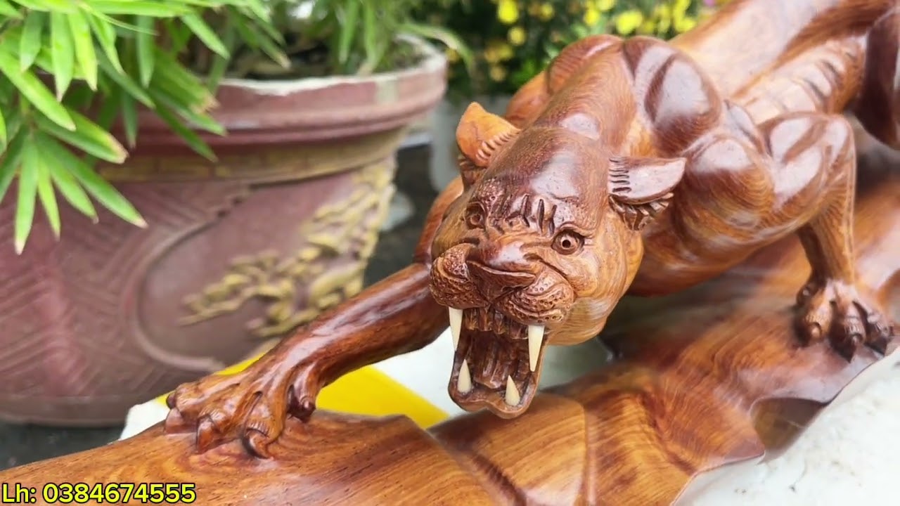 Chiêm ngưỡng lô tượng gỗ phong thủy những ngày đầu Xuân mói 2026