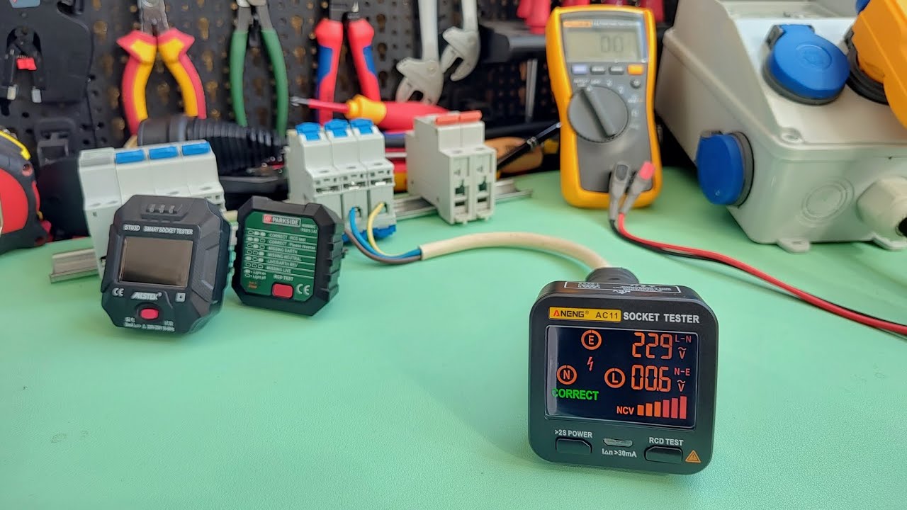 Am testat ANENG AC11, smart tester pentru prize