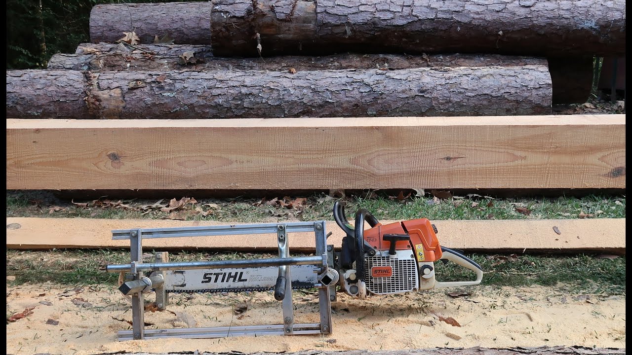 Распиловка бруса толщиной 8 дюймов с помощью бензопилы Alaskan Chainsaw Mill