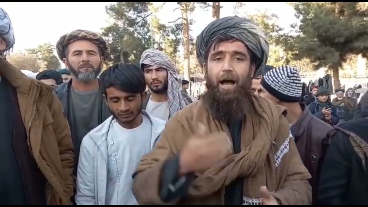 شماری از مردم در شهر میمنه، به دنبال بازداشت مخدوم محمد عالم ربانی، دست به تظاهرات زدند.