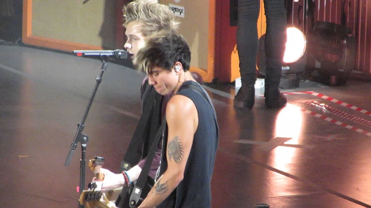 5SOS-Heartache on the Big Screen @ The Forum 11/16/14 Live HD