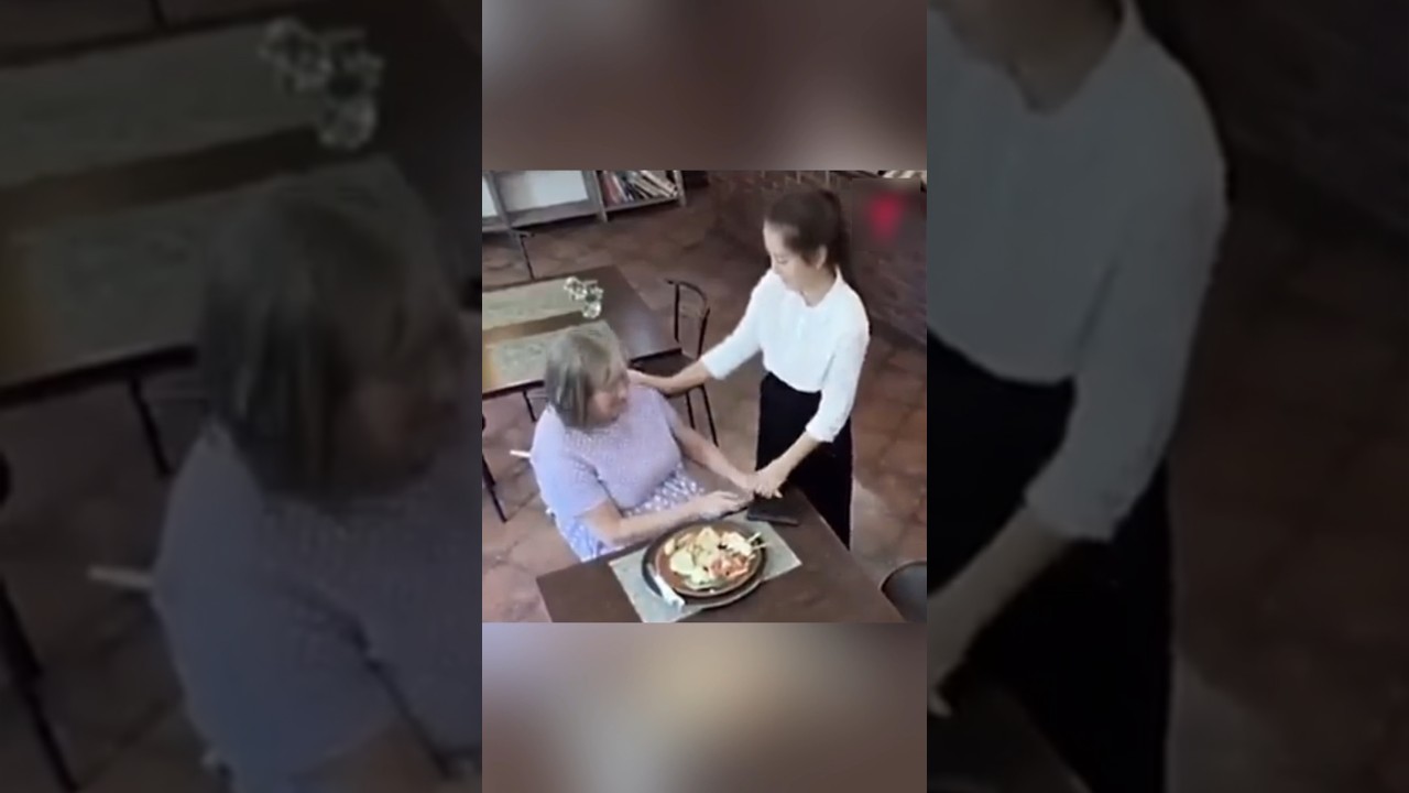 Waitress shows act of kindness to customer 🥲 #shorts