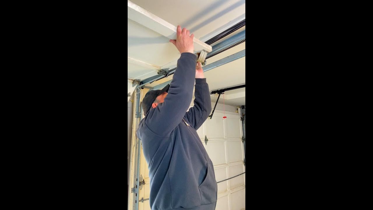 This Garage Door Roller Trick Could Save Your Face! #GarageDoor #GarageDoors #DIY #DoItYourself