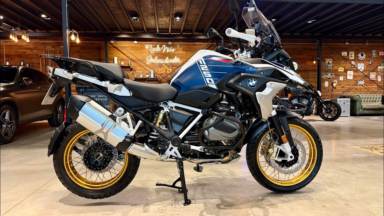 BMW R1250GS Trophy año 2023 con 7.900 KM de fábrica. 