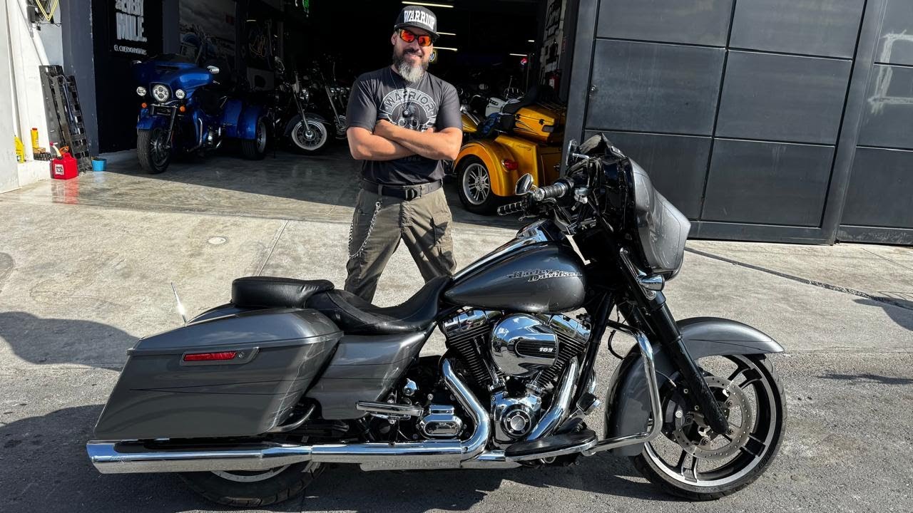 Motocicleta HARLEY DAVIDSON STREET GLIDE SPECIAL 2015 en Venta