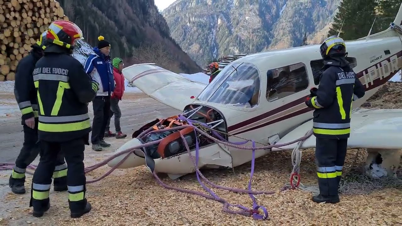 Aereo sul Lagorai - Il recupero in quota e il trasporto a Predazzo