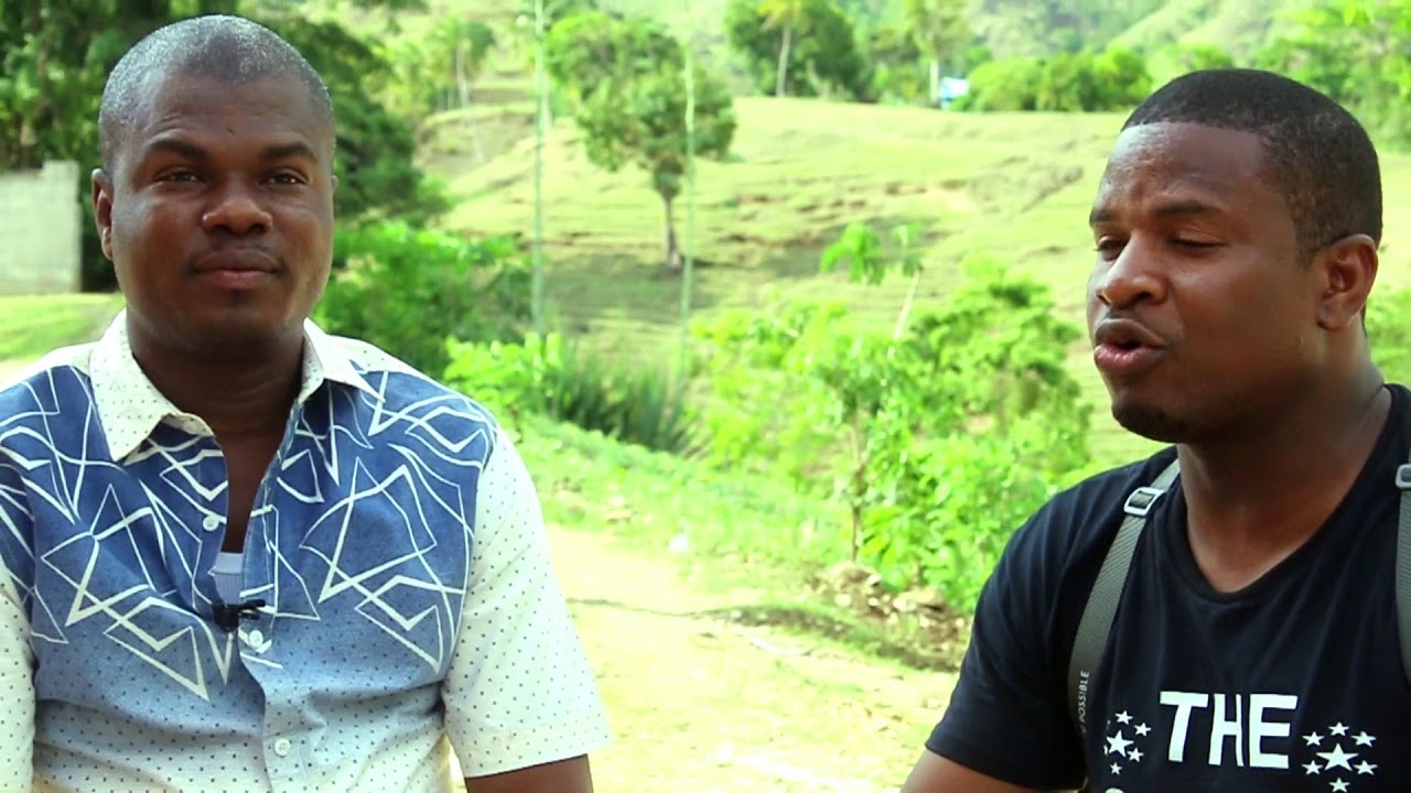 Haiti tourisme local (Coach benbens vizite Trouin video # 2)