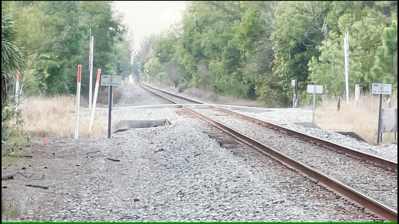 Amtrak Floridian GIves Awesome Horn Salute