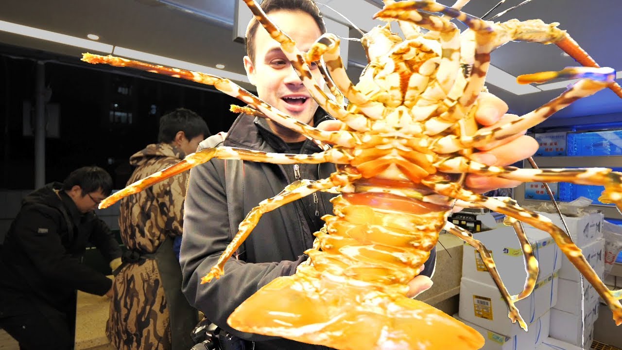 SZECHUAN Seafood EXTREME - INSANE Chinese Seafood TOUR in Chengdu, China - SPICY CHINESE SEAFOOD!!!