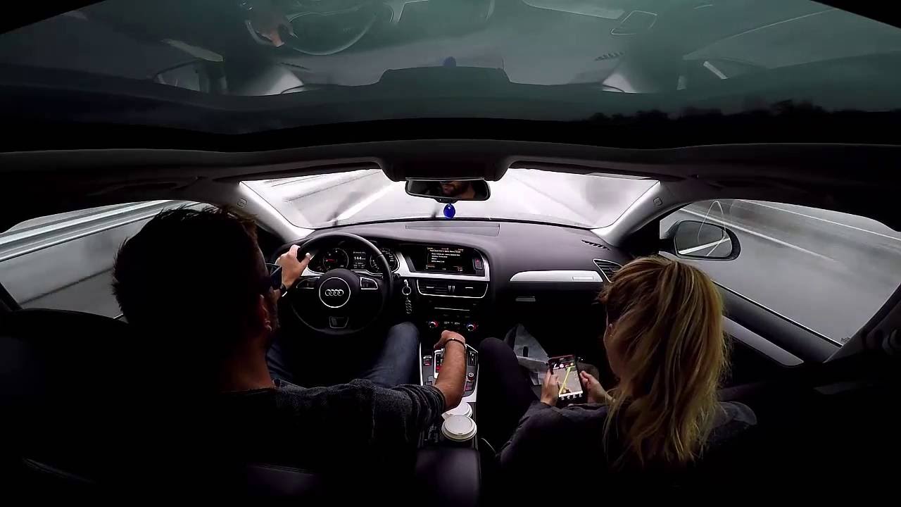 GoPro uchwyciło moment utraty kontroli nad Audi A4 Allroad Quattro przy prędkości 140 km/h...