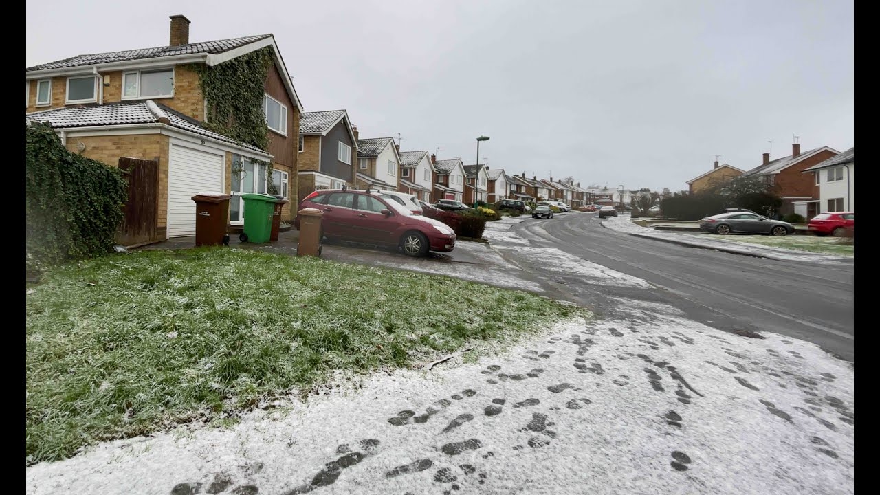 ⁴ᴷ Walking in the Snow in Nottingham - UK, Binaural Sound Recording