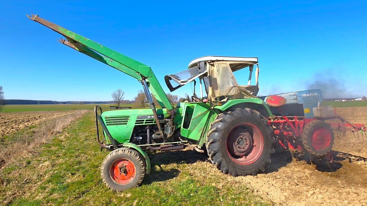 Deutz D 6206 Oldtimer with ISARIA 6000 S 2,5 sows summer grain in Bavaria