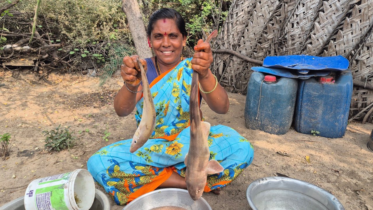 பல வகையான மீன்கள் கலந்து செய்து சுவையான மீன் குழம்பு