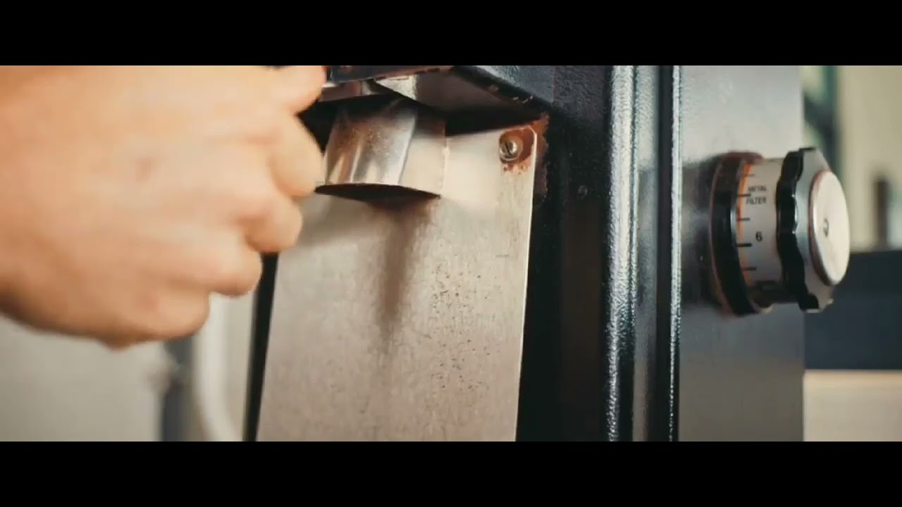 At DWC, we roast coffee beans every day for the fresh and authentic taste