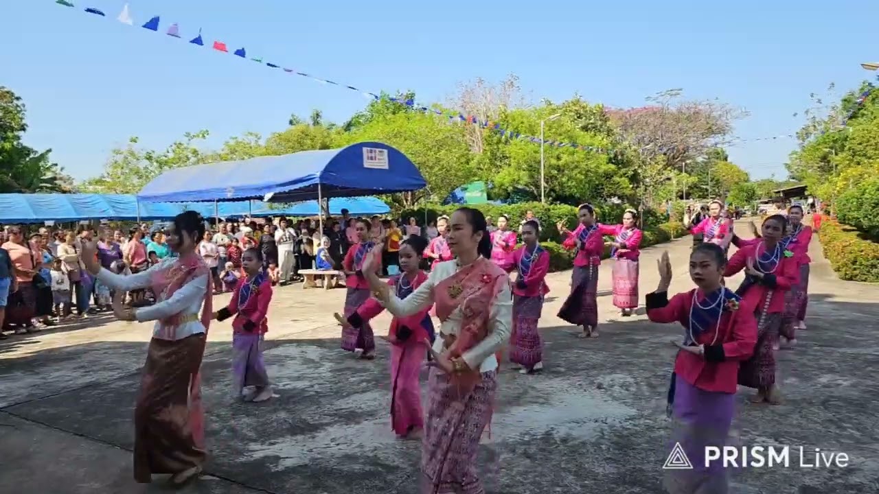 ฟ้อนต้อนรับพระสังฆราช วันฉลองวัดนักบุญอันนาบ้านโคกกลาง 14 มีนาคม 2569