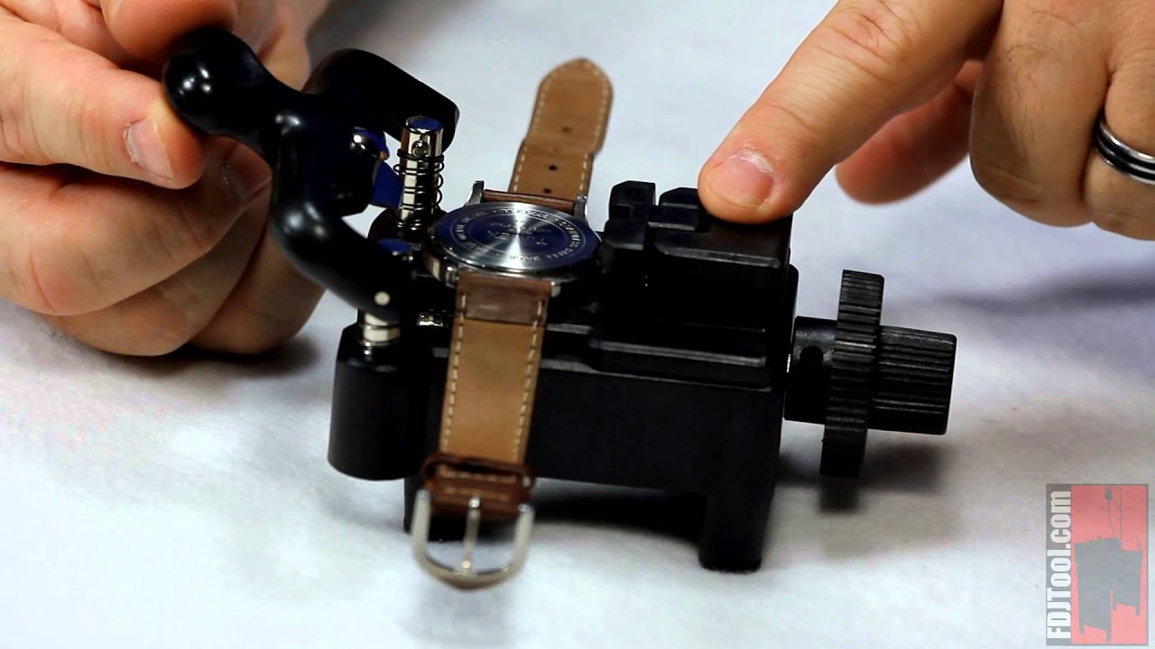 Using the Deluxe Snap Back Watch Case Opener