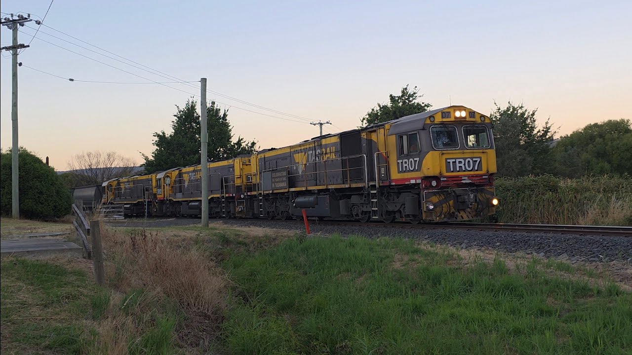 TasRail TR07 TR12 TR15 #33 train crossing Station/Johnston Road