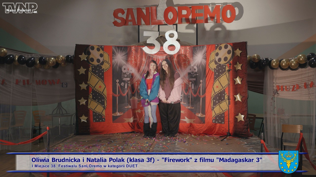 Oliwia Brudnicka i Natalia Polak (klasa 3f) - I miejsce 38. Festiwalu SanLOremo w kategorii DUET.