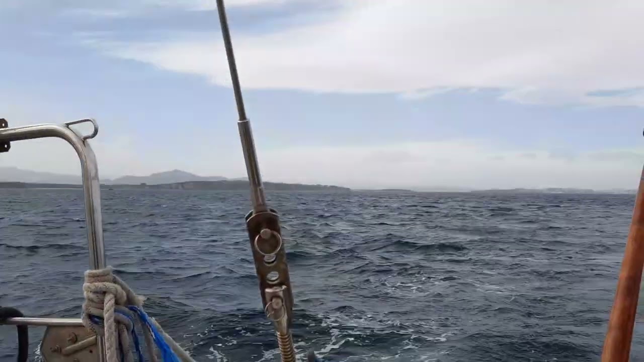 Travesía por el mar Cantábrico en velero Dufour 29.  Getxo, Santander, Laredo  -viento Sur