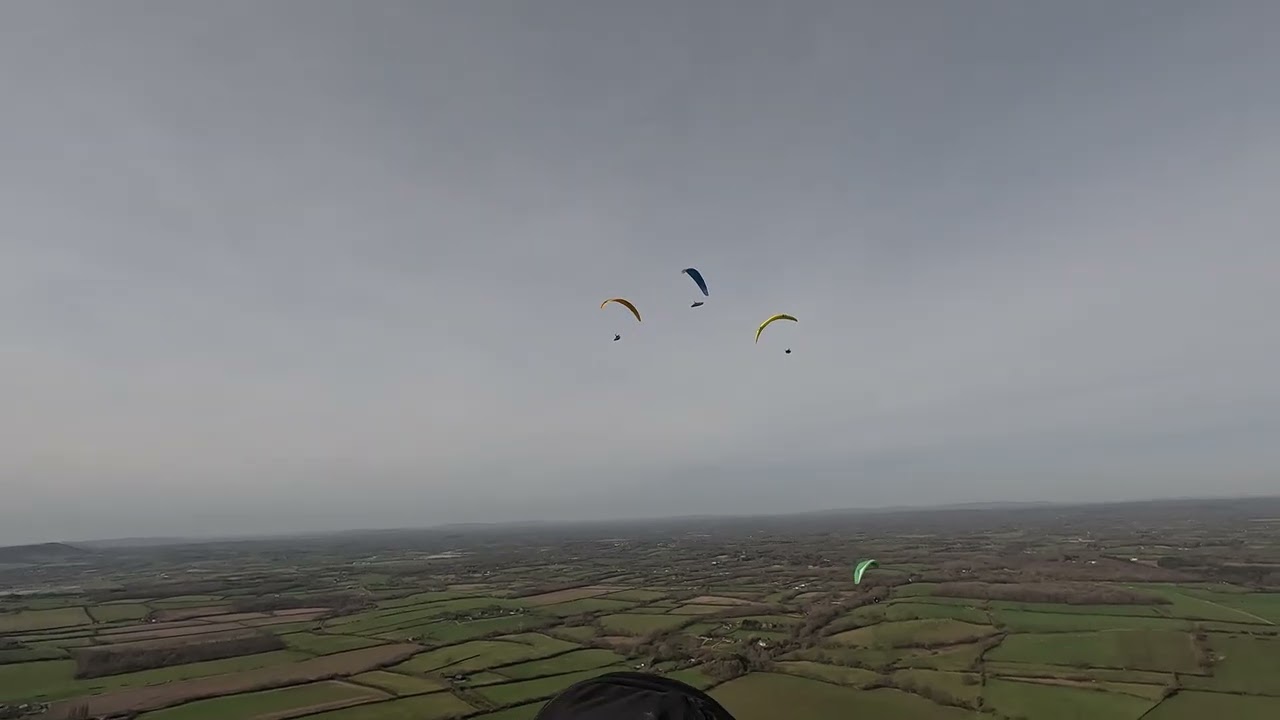Paragliding devils dyke 17/02/2026, beautiful halo around the sun
