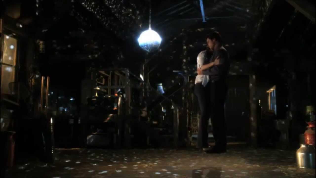smallville 10 episodio 4 scena clark e lois ballano