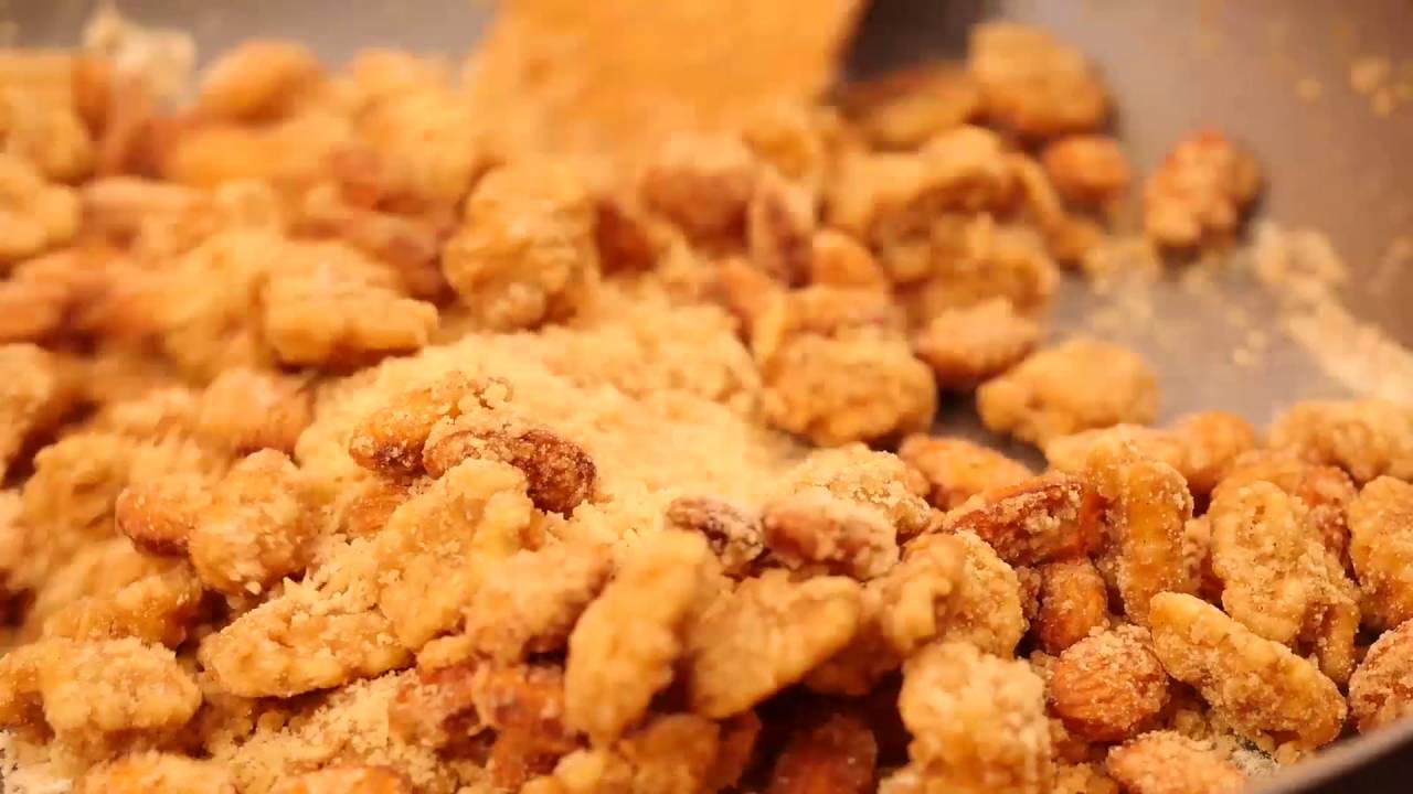 Ricetta mandorle e noci caramellate