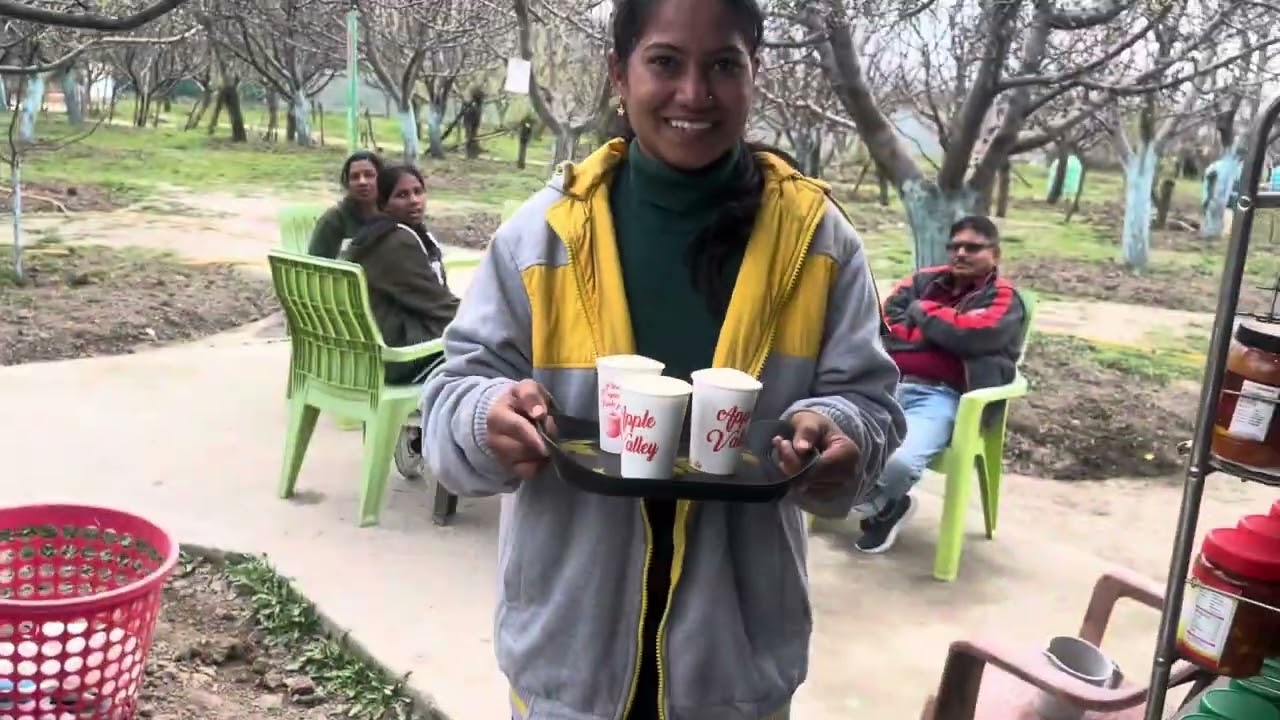 Srinagar to pahalgam || saffron & Dry Fruits shopping || Apple Valley fresh Apple juice||