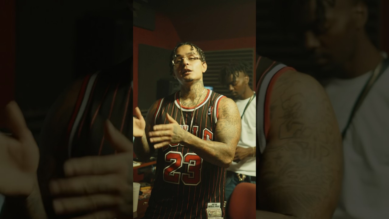 San Antonio Foo @pacmaynetv previews an upcoming single 🌎 🎥 @miiketookit 🎙️ #SanAntonioFoos