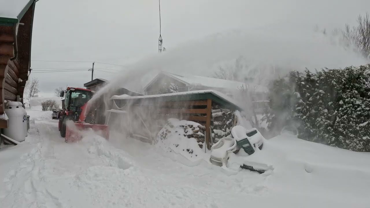 More snow to move
