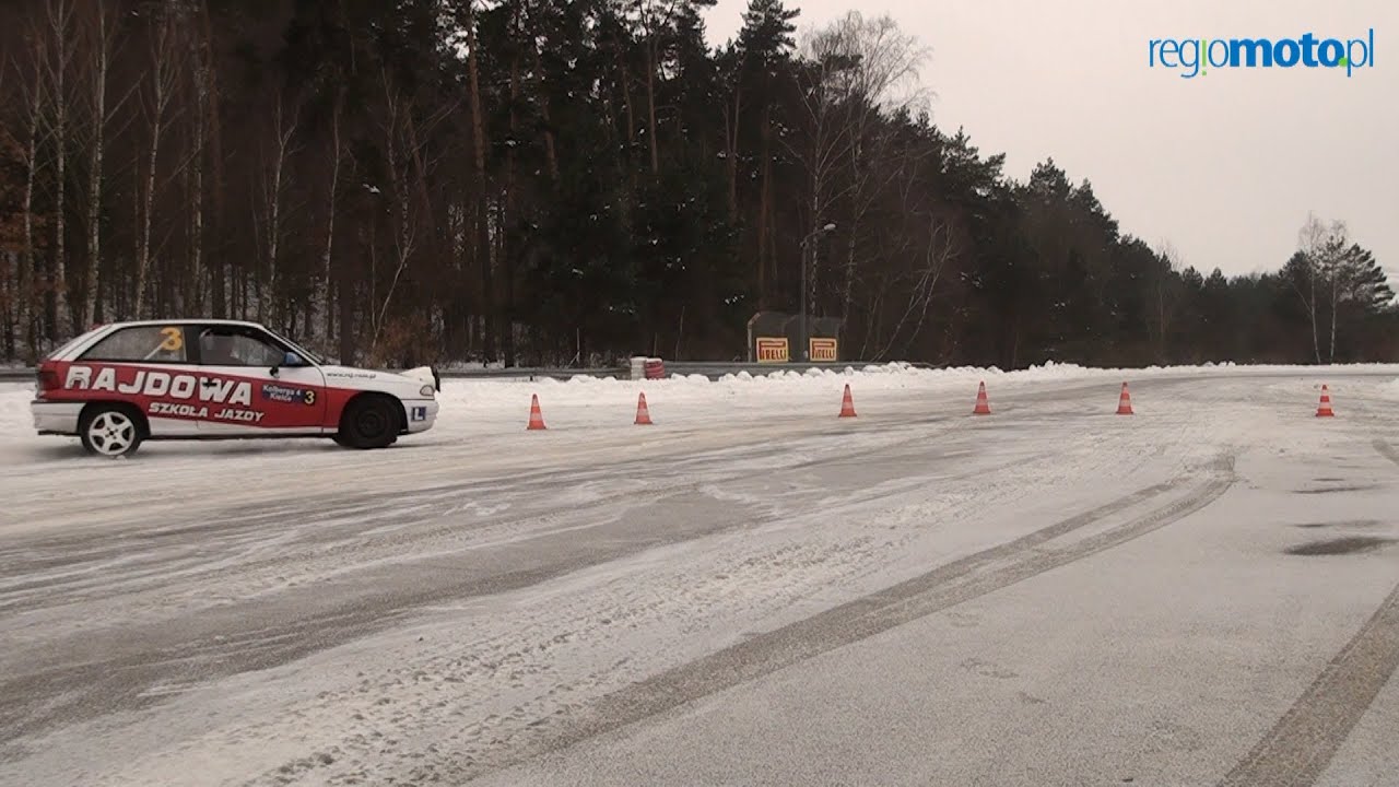 Wyprowadzanie samochodu z poślizgu - poradnik