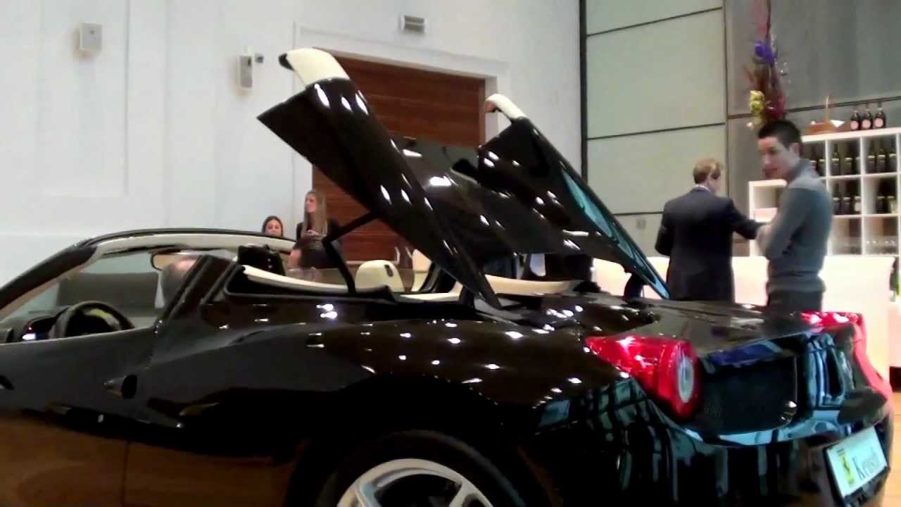 Black Ferrari 458 Italia Spider - Exclusive close-up footage
