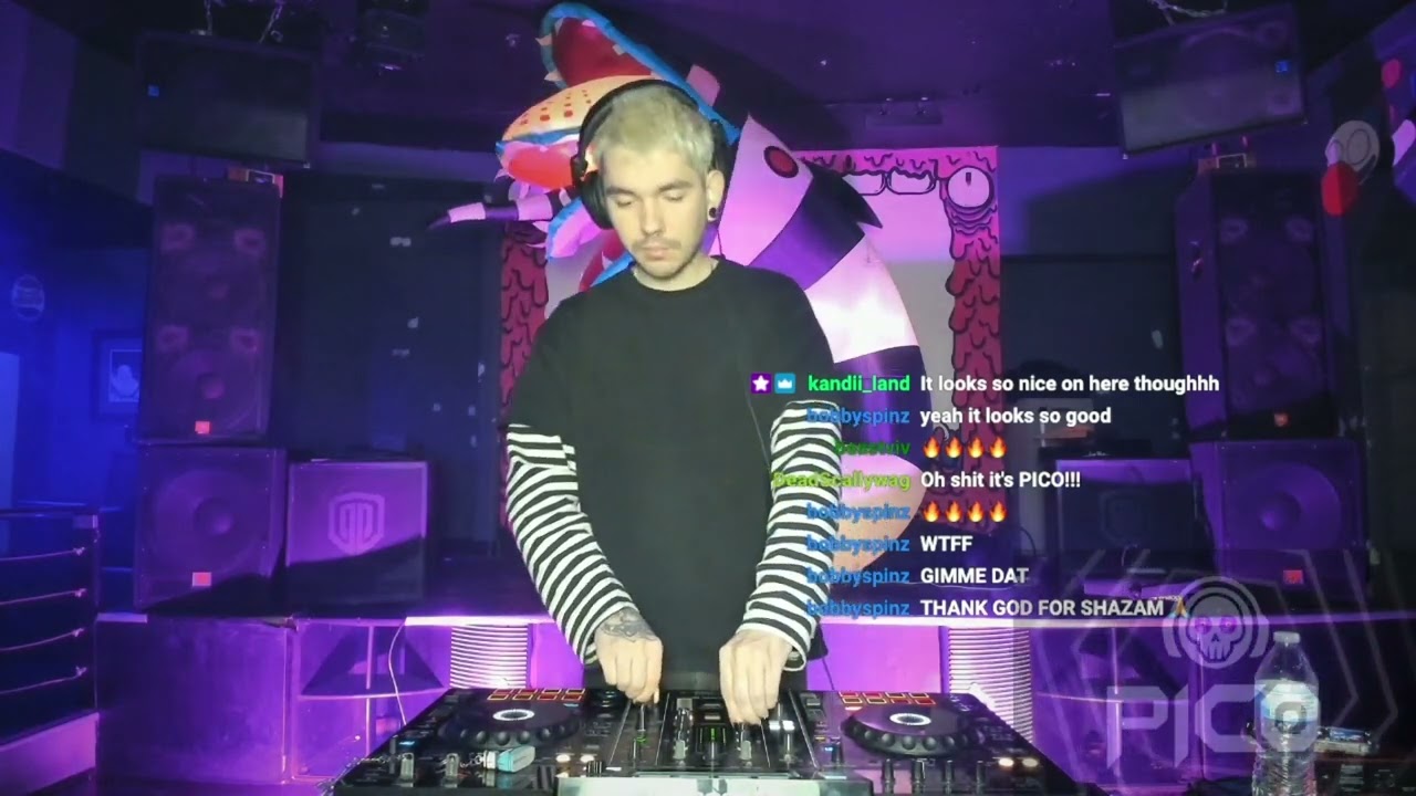 DJ In an Empty Nightclub l A Tech House Techno vibes set