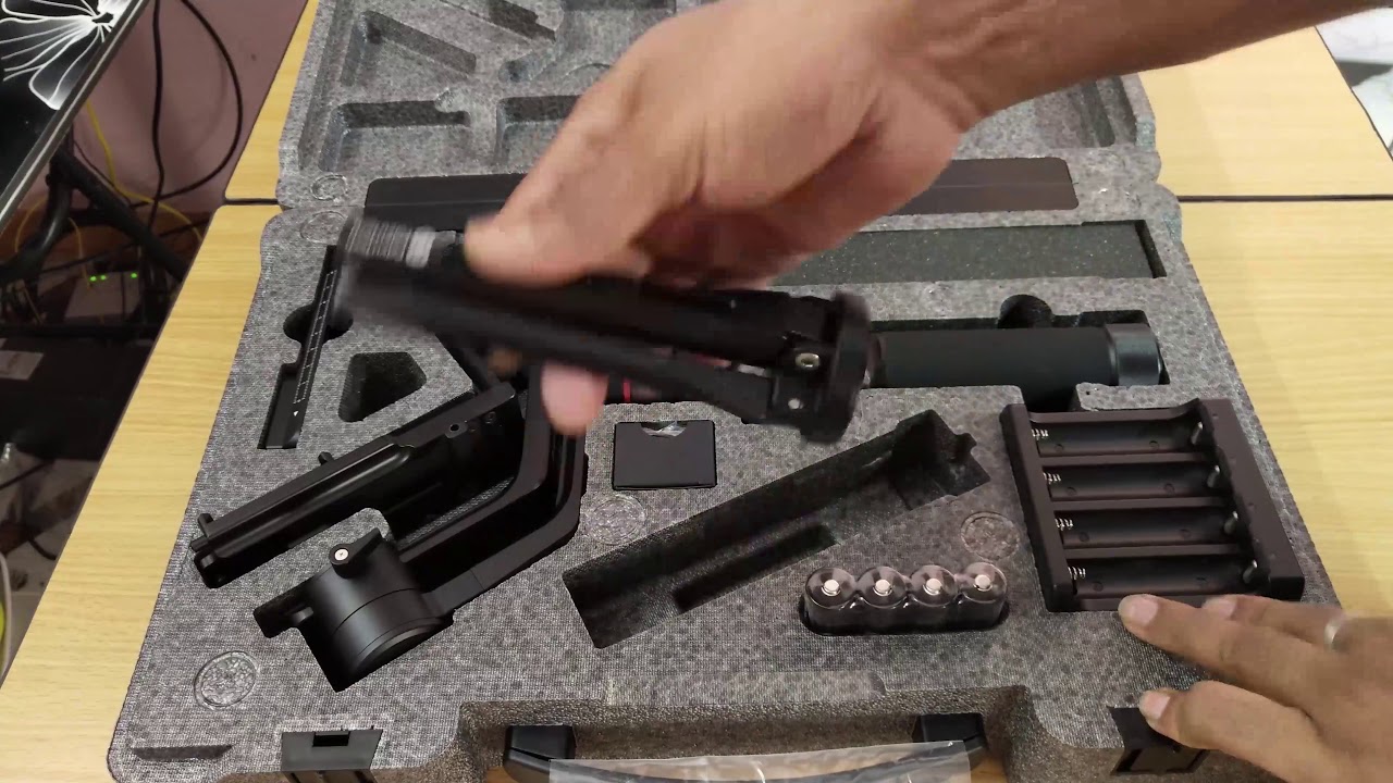 Feiyu Tech AK2000 - What is inside the package?