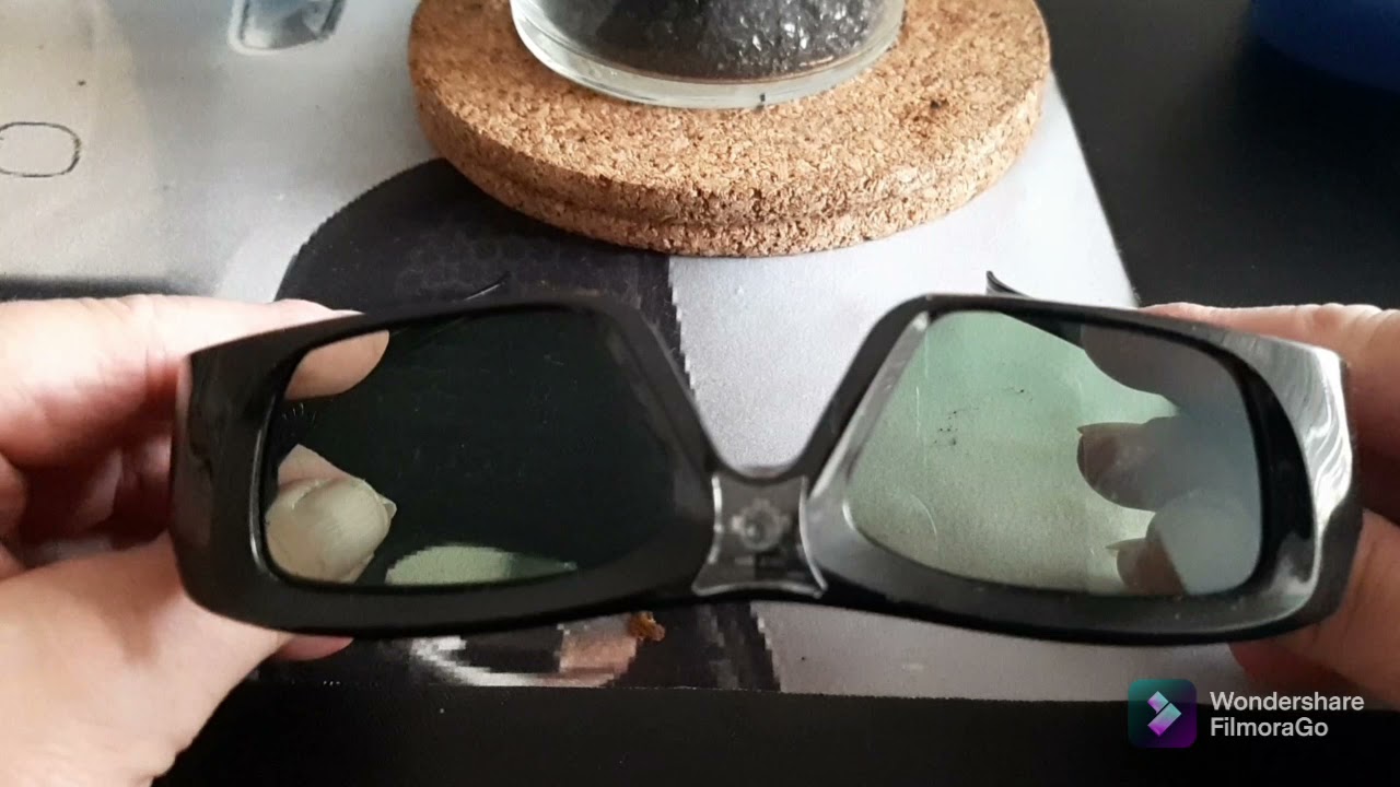 Hi-Shock vs  Boblov      3D Brille