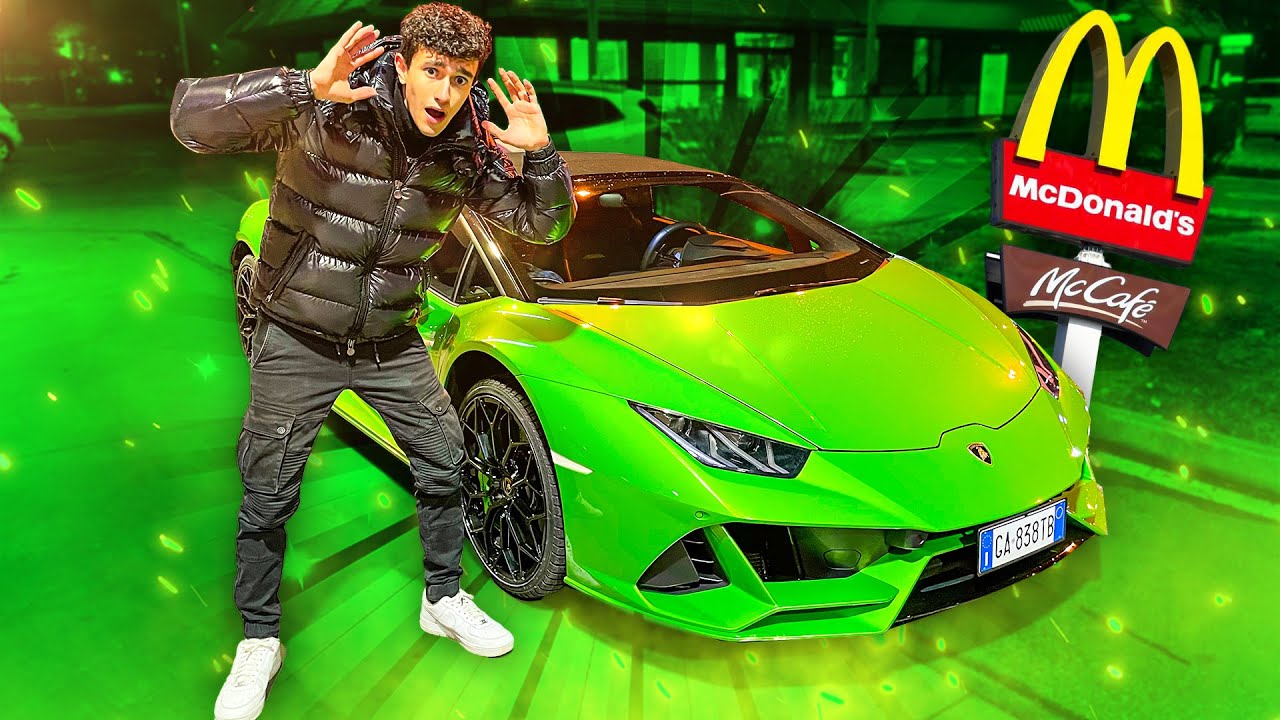 VADO in LAMBORGHINI al McDONALD's! *ASSURDO*