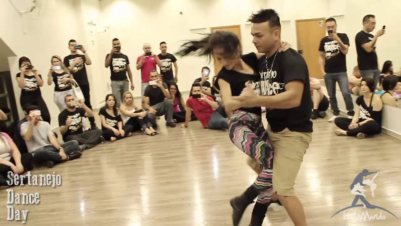 Baila Mundo​ - Thiago Efeitos e Janaina Poloni​ (Sertanejo Dance Day 2015)