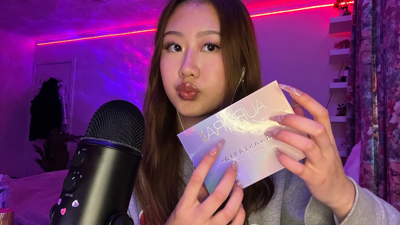 ASMR fast tapping on makeup