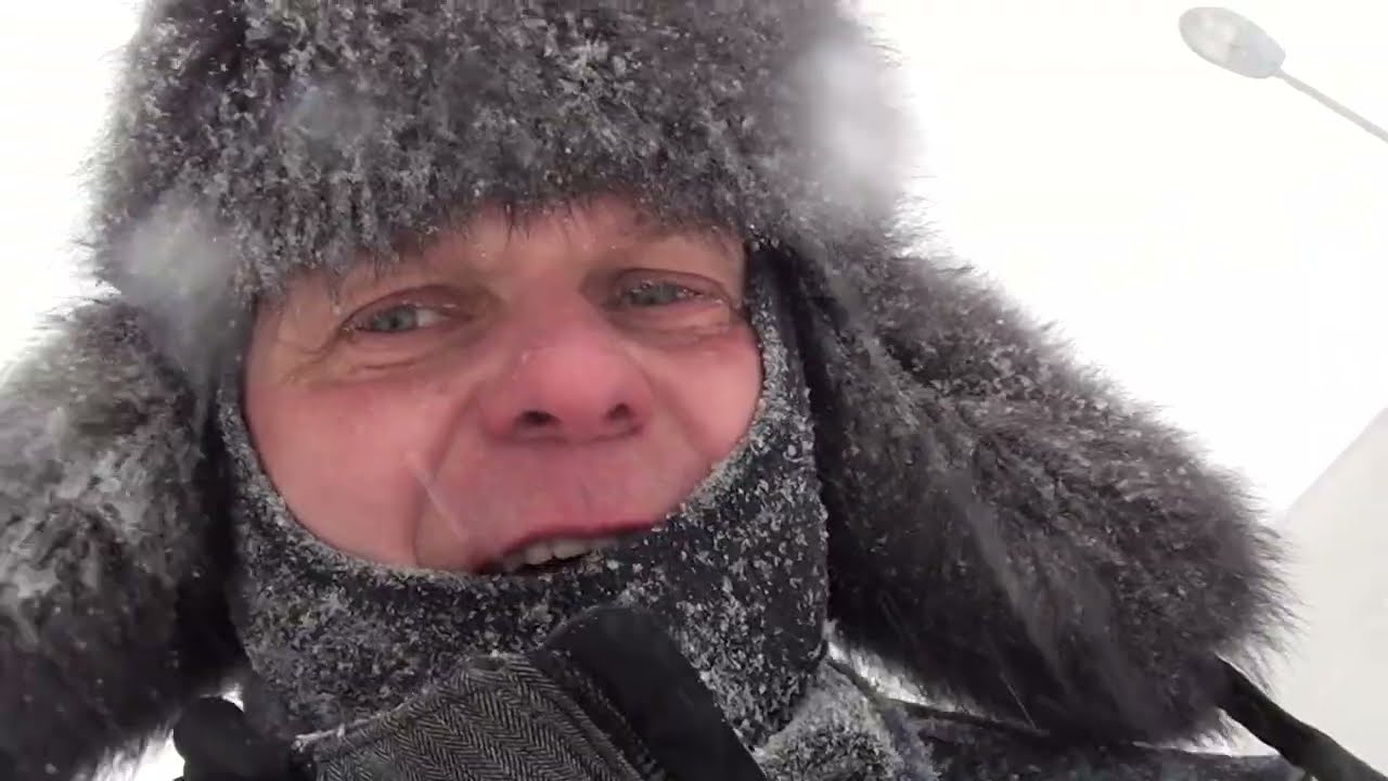 Южно-Сахалинск в снежном плену 25.01.24г. Вылазка в магазин за мороженным...