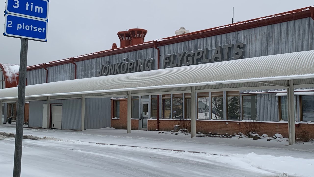 Jönköping Flygplats - walking around the deserted airport