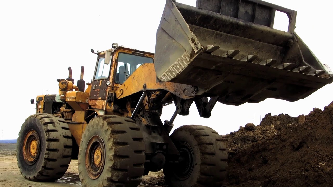 International Hough H-400C Spreading Clay